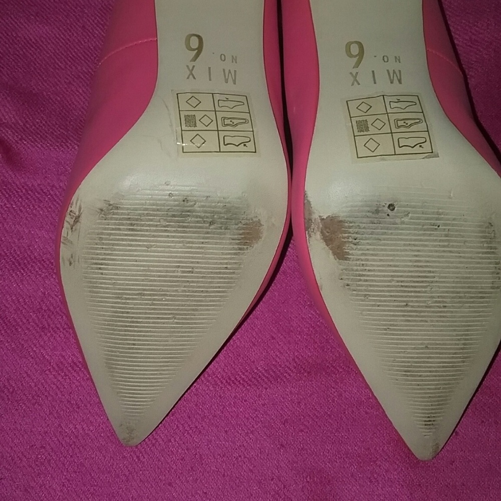 Pink Heels - Picture 4 of 4